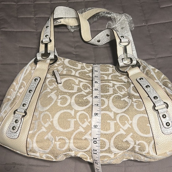 Brand New Guess purse - Picture 9 of 10